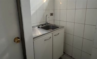 Local Comercial en Arriendo en Av. Vitacura / La Aurora