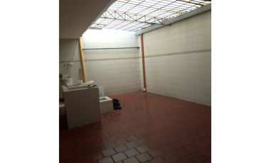 ALQUILO CASA COMERCIAL LA FLORA