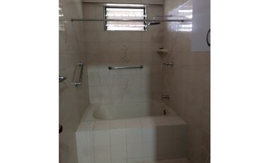 ALQUILO CASA COMERCIAL LA FLORA