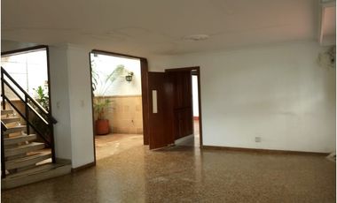 ALQUILO CASA COMERCIAL LA FLORA