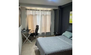 SE VENDE CASA ESQUINERA EN CUBA CON 2 PISOS INDEPENDIENTES Y LOCAL