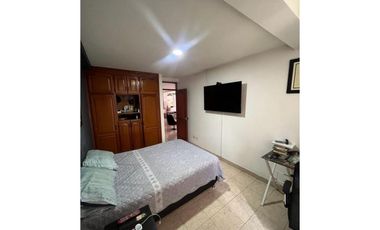 SE VENDE CASA ESQUINERA EN CUBA CON 2 PISOS INDEPENDIENTES Y LOCAL