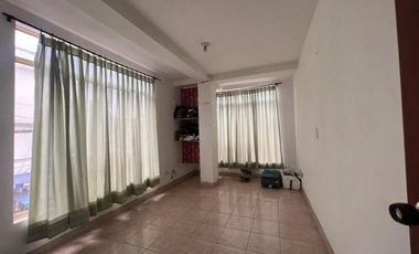 SE VENDE CASA ESQUINERA EN CUBA CON 2 PISOS INDEPENDIENTES Y LOCAL