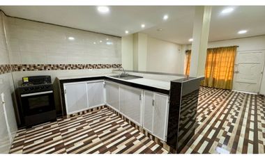 Casa multifamiliar con local en venta - Barrio Obrero Palmira Valle