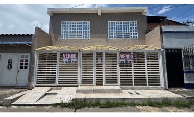 Casa multifamiliar con local en venta - Barrio Obrero Palmira Valle