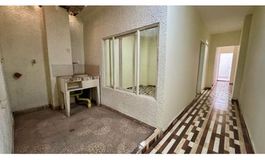 Casa multifamiliar con local en venta - Barrio Obrero Palmira Valle