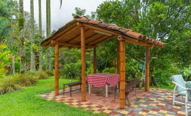 VENTA DE FINCA-HOTEL EN MONTENEGRO, QUINDO, COLOMBIA