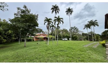 VENTA DE FINCA-HOTEL EN MONTENEGRO, QUINDO, COLOMBIA