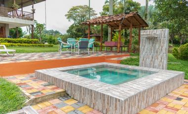 VENTA DE FINCA-HOTEL EN MONTENEGRO, QUINDO, COLOMBIA