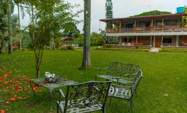 VENTA DE FINCA-HOTEL EN MONTENEGRO, QUINDO, COLOMBIA