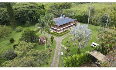 VENTA DE FINCA-HOTEL EN MONTENEGRO, QUINDO, COLOMBIA