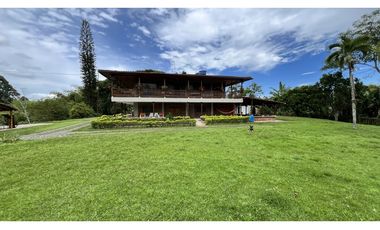 VENTA DE FINCA-HOTEL EN MONTENEGRO, QUINDO, COLOMBIA
