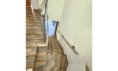 Venta de casa Independiente en la Estrella