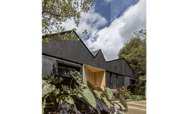 CASA CAMPESTRE, LOTE INDEPENDIENTE, entrando por Sajonia