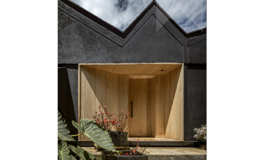 CASA CAMPESTRE, LOTE INDEPENDIENTE, entrando por Sajonia