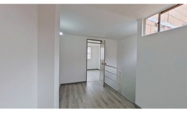 Venta Casa Cerezos de Nueva Castilla , abajo Av Cali