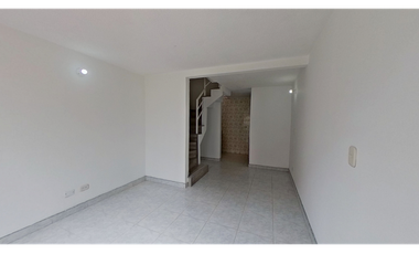 Venta Casa Cerezos de Nueva Castilla , abajo Av Cali