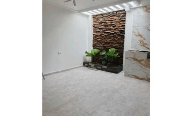 SE ARRIENDA CASA URB CASA CARMELO