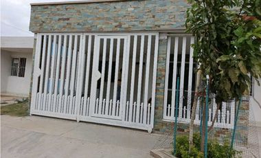 SE ARRIENDA CASA URB CASA CARMELO