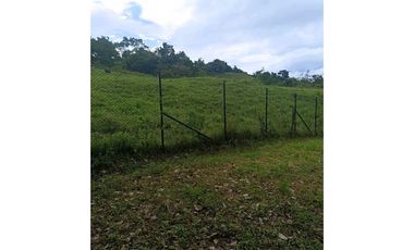SE VENDE LOTE EN LA MESA
