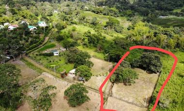 SE VENDE LOTE EN LA MESA