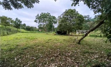 SE VENDE LOTE EN LA MESA
