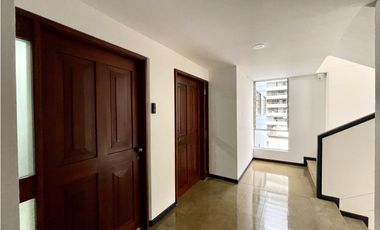 OFICINA AMPLIA EN VENTA EN LAS LOMAS MEDELLN