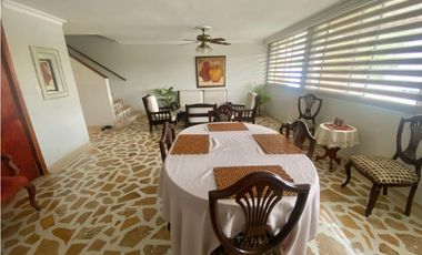 SE VENDE DUPLEX DE TRES ALCOBAS EN SECTOR JARDN, SANTA MARTA