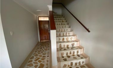 SE VENDE DUPLEX DE TRES ALCOBAS EN SECTOR JARDN, SANTA MARTA