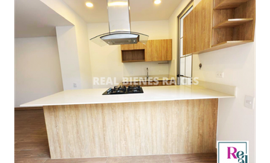 Casa Unifamiliar en Unidad Cerrada – Excelente Ubicación