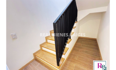 Casa Unifamiliar en Unidad Cerrada – Excelente Ubicación