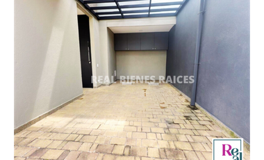 Casa Unifamiliar en Unidad Cerrada – Excelente Ubicación