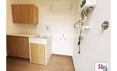 Casa Unifamiliar en Unidad Cerrada – Excelente Ubicación