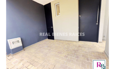 Casa Unifamiliar en Unidad Cerrada – Excelente Ubicación