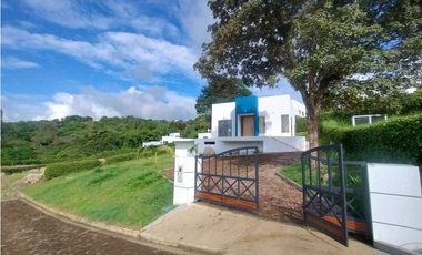 Casa Campestre Nueva en La Mesa Cundi