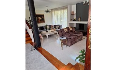 Vendo amplia casa 256 metros en el Poblado Cola del Zorro