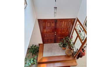 Vendo amplia casa 256 metros en el Poblado Cola del Zorro
