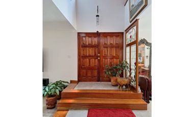 Vendo amplia casa 256 metros en el Poblado Cola del Zorro