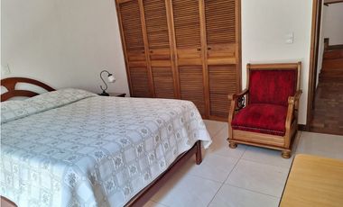 Vendo amplia casa 256 metros en el Poblado Cola del Zorro