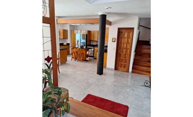 Vendo amplia casa 256 metros en el Poblado Cola del Zorro