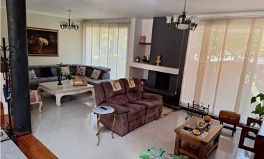 Vendo amplia casa 256 metros en el Poblado Cola del Zorro