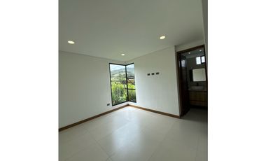 Hermosa casa campestre nueva enParcelacion vía La Ceja- San Antonio