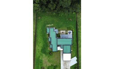 Hermosa casa campestre nueva enParcelacion vía La Ceja- San Antonio