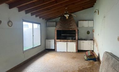 Casa para 2 Familias en venta en Wilde Centro