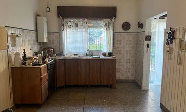 Casa para 2 Familias en venta en Wilde Centro