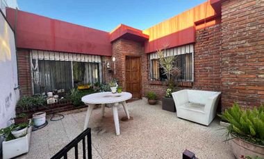 Casa para 2 Familias en venta en Wilde Centro