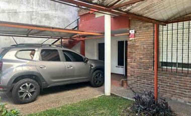 Casa para 2 Familias en venta en Wilde Centro