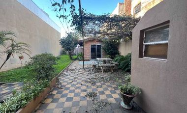 Casa para 2 Familias en venta en Wilde Centro