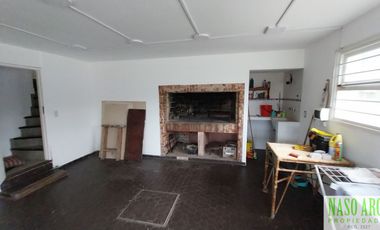 Chalet en venta en Sierra de los Padres. Lindero al Golf. Apto crédito.