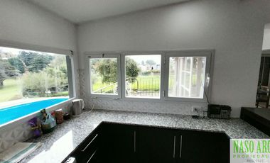 Chalet en venta en Sierra de los Padres. Lindero al Golf. Apto crédito.